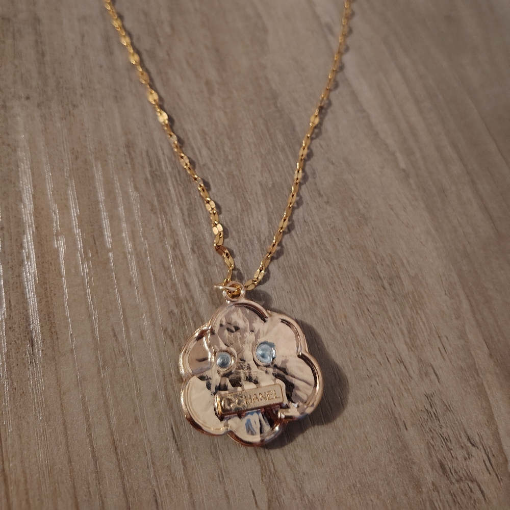 CHANEL Camellia Zipper Pull/18k Gold Necklace - Picture 6 of 6